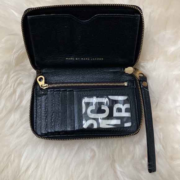 MARC by MARC JACOBS Classic Q Zip Wallet - Black - Picture 5 of 6